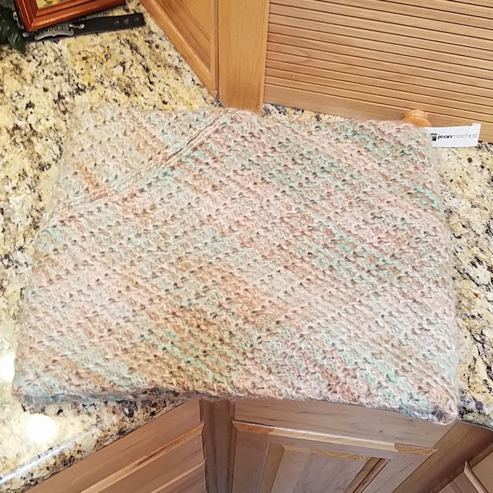 Women's Infinity multi yarn scarf NWT